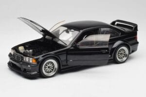 BMW E36 M3 GTR Street Cosmos Noir UT Models 1:18 20481 Métal Moulé — image 2 sur 8