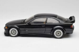 BMW E36 M3 GTR Street Cosmos Noir UT Models 1:18 20481 Métal Moulé — image 4 sur 8