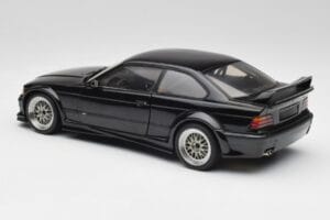 BMW E36 M3 GTR Street Cosmos Noir UT Models 1:18 20481 Métal Moulé — image 6 sur 8
