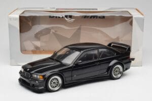 BMW E36 M3 GTR Street Cosmos Noir UT Models 1:18 20481 Métal Moulé — image 8 sur 8