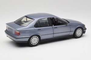 BMW 3-Series E36 Avus Bleu UT Models 1:18 180023300 Métal Moulé — image 3 sur 8