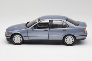 BMW 3-Series E36 Avus Bleu UT Models 1:18 180023300 Métal Moulé — image 4 sur 8