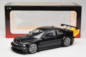 BMW M3 GTR E46 Plain Body Jet Noir AUTOart 1:18 80447 Métal Moulé — image 6 sur 6