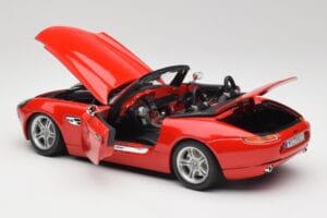 BMW Z8 E52 Rouge Bburago 1:18 Z8001 Métal Moulé — image 5 sur 8