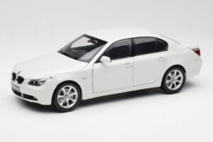 BMW E60 545i Alpine Blanc Kyosho 1:18 08591W Métal Moulé
