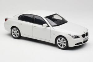 BMW E60 545i Alpine Blanc Kyosho 1:18 08591W Métal Moulé — image 6 sur 8