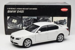 BMW E60 545i Alpine Blanc Kyosho 1:18 08591W Métal Moulé — image 8 sur 8