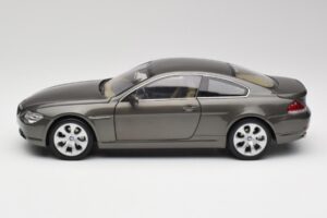 BMW 6 E63 Coupé Bronze Clair Kyosho 1:18 80430153283 Métal Moulé — image 4 sur 8