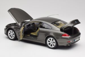 BMW 6 E63 Coupé Bronze Clair Kyosho 1:18 80430153283 Métal Moulé — image 5 sur 8