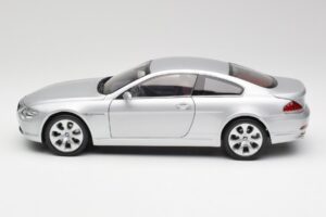 BMW 645Ci E63 Argent Kyosho 1:18 80430153285 Métal Moulé — image 4 sur 8