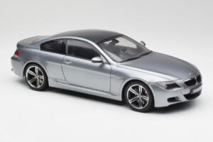 BMW M6 E63 Silver Gris Kyosho 1:18 08703GR Métal Moulé — image 6 sur 8