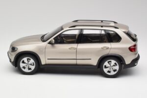 BMW X5 E70 4.8i Platinum Bronze Métallique Kyosho 1:18 80430413413 Métal Moulé — image 4 sur 8