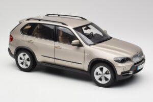 BMW X5 E70 4.8i Platinum Bronze Métallique Kyosho 1:18 80430413413 Métal Moulé — image 6 sur 8