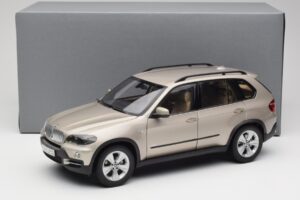 BMW X5 E70 4.8i Platinum Bronze Métallique Kyosho 1:18 80430413413 Métal Moulé — image 8 sur 8