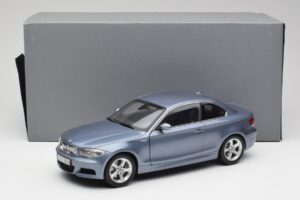 BMW 1 E82 Coupé Bleu Kyosho 1:18 80430427065 Métal Moulé — image 8 sur 8
