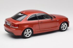 BMW 1 E82 Coupé Orange Kyosho 1:18 80430427064 Métal Moulé — image 3 sur 8