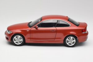 BMW 1 E82 Coupé Orange Kyosho 1:18 80430427064 Métal Moulé — image 4 sur 8