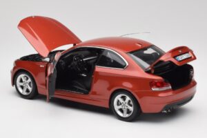 BMW 1 E82 Coupé Orange Kyosho 1:18 80430427064 Métal Moulé — image 5 sur 8