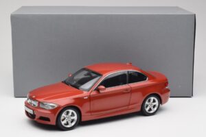 BMW 1 E82 Coupé Orange Kyosho 1:18 80430427064 Métal Moulé — image 8 sur 8