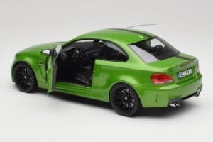 BMW Série 1 E82 Coupé Taiga Green Metallic Minichamps 1:18 110020024 Métal Moulé — image 5 sur 8