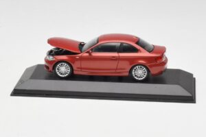 BMW 1M E82 Orange Minichamps 1:43 413020023 Métal Moulé — image 4 sur 5