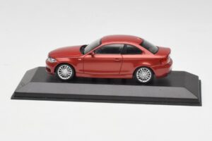 BMW 1M E82 Orange Minichamps 1:43 413020023 Métal Moulé
