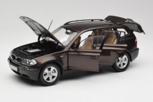 BMW X3 E83 3.0d Marron Foncé Métallique Kyosho 1:18 80430300736 Métal Moulé — image 2 sur 8