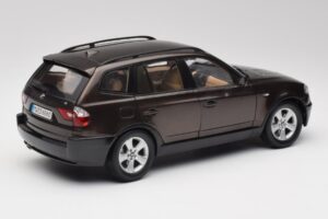BMW X3 E83 3.0d Marron Foncé Métallique Kyosho 1:18 80430300736 Métal Moulé — image 3 sur 8