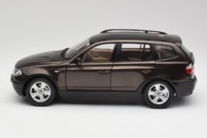 BMW X3 E83 3.0d Marron Foncé Métallique Kyosho 1:18 80430300736 Métal Moulé — image 4 sur 8