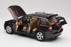 BMW X3 E83 3.0d Marron Foncé Métallique Kyosho 1:18 80430300736 Métal Moulé — image 5 sur 8