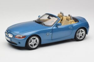 BMW Z4 E85 Maldives Blue Bburago 1:18 34046BLUE Métal Moulé