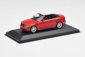 BMW Série 1 E88 Cabriolet Rouge Cramoisi Minichamps 1:43 431026230 Métal Moulé — image 2 sur 5