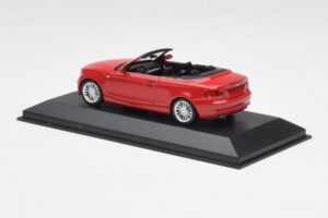 BMW Série 1 E88 Cabriolet Rouge Cramoisi Minichamps 1:43 431026230 Métal Moulé — image 3 sur 5