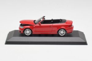 BMW Série 1 E88 Cabriolet Rouge Cramoisi Minichamps 1:43 431026230 Métal Moulé — image 5 sur 5