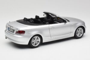 BMW 135i E88 Cabriolet Titan Argent Kyosho 1:18 80430427021 Métal Moulé — image 3 sur 8