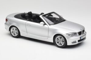BMW 135i E88 Cabriolet Titan Argent Kyosho 1:18 80430427021 Métal Moulé — image 6 sur 8
