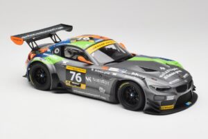 BMW Z4 E89 GT3 #76 Schubert Motorsport Dubai 24 Hours 2014 Minichamps 1:18 151142376 Métal Moulé — image 4 sur 6