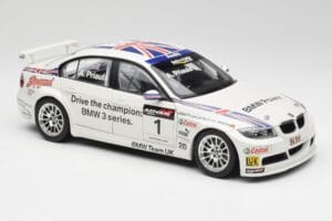 BMW E90 320si #1 A. Priaulx WTCC Champion 2006 Kyosho 1:18 80430429067 Métal Moulé — image 6 sur 8