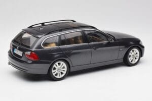 BMW 330i E91 Touring Gris Foncé Kyosho 1:18 80430394360 Métal Moulé — image 3 sur 8