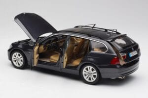 BMW 330i E91 Touring Gris Foncé Kyosho 1:18 80430394360 Métal Moulé — image 5 sur 8