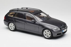 BMW 330i E91 Touring Gris Foncé Kyosho 1:18 80430394360 Métal Moulé — image 6 sur 8