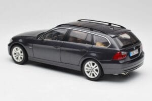 BMW 330i E91 Touring Gris Foncé Kyosho 1:18 80430394360 Métal Moulé — image 7 sur 8