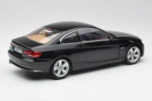 BMW 3 E92 Coupé Noir Kyosho 1:18 80430407222 Métal Moulé — image 3 sur 8