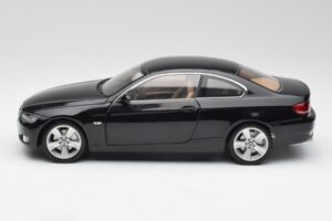 BMW 3 E92 Coupé Noir Kyosho 1:18 80430407222 Métal Moulé — image 4 sur 8