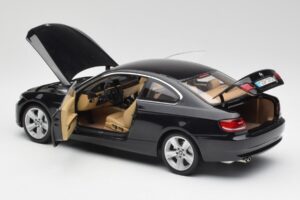 BMW 3 E92 Coupé Noir Kyosho 1:18 80430407222 Métal Moulé — image 5 sur 8