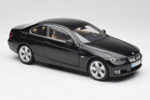 BMW 3 E92 Coupé Noir Kyosho 1:18 80430407222 Métal Moulé — image 6 sur 8