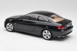 BMW 3 E92 Coupé Noir Kyosho 1:18 80430407222 Métal Moulé — image 7 sur 8