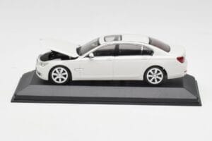 BMW 750Li F02 Blanc Minichamps 1:43 80420445201 Métal Moulé — image 4 sur 5