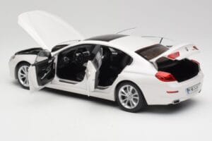 BMW 6 F06 Gran Coupe Mineral Blanc Paragon 1:18 80432218741 Métal Moulé — image 5 sur 8
