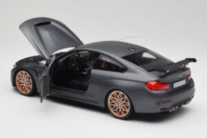 BMW M4 F82 GTS Frozen Gris Minichamps 1:18 80432411555 Métal Moulé — image 5 sur 8